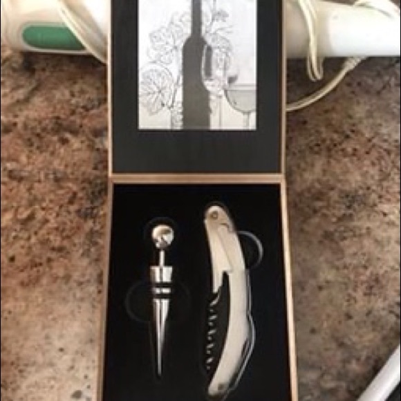 Full kitchen set - Picture 7 of 10